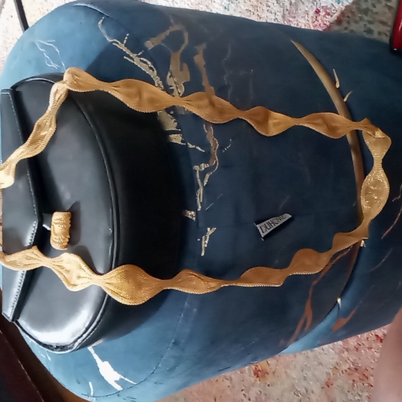 Handbag. - Picture 2 of 3